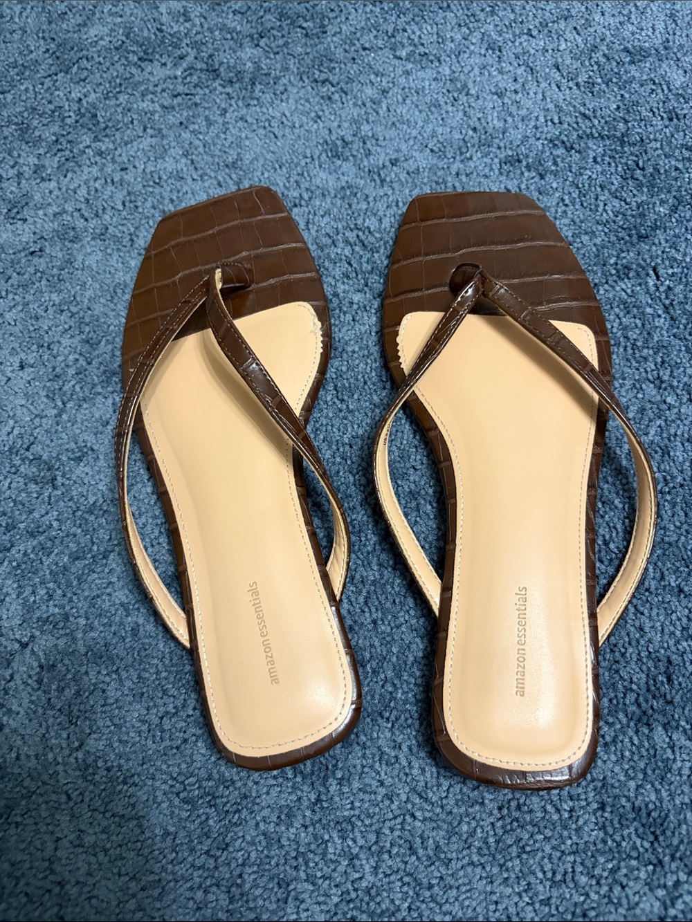 Amazon Essentials Brown Croc-Embossed Square-Toe Thong Sandals
